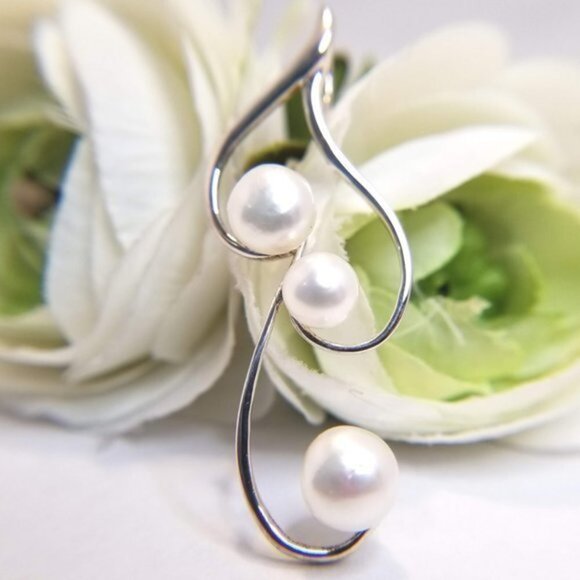 925 Sterling Silver 3 White Freshwater Pearls Flourish Pendant NWT - Picture 2 of 7